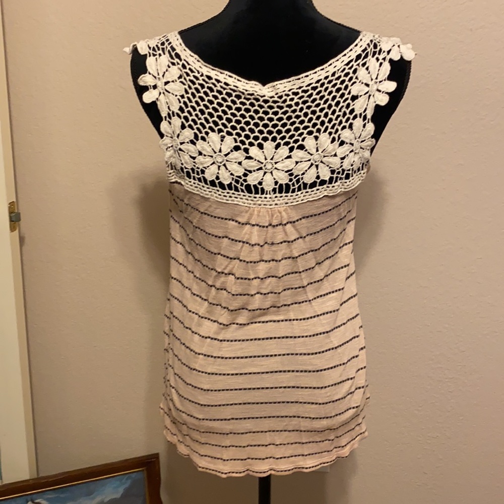 ❤️2 for $10 Pale Pink Light Lace Tank - Picture 3 of 5